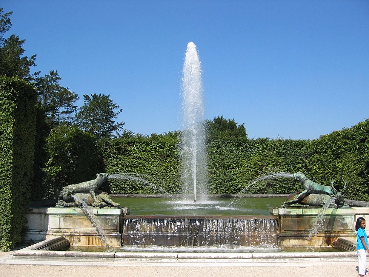 003 Versailles fountain.jpg